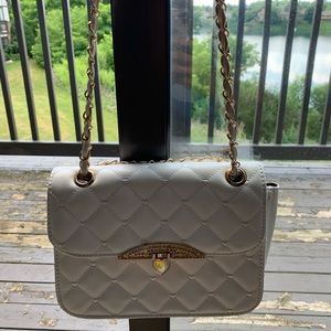 White sling bag
